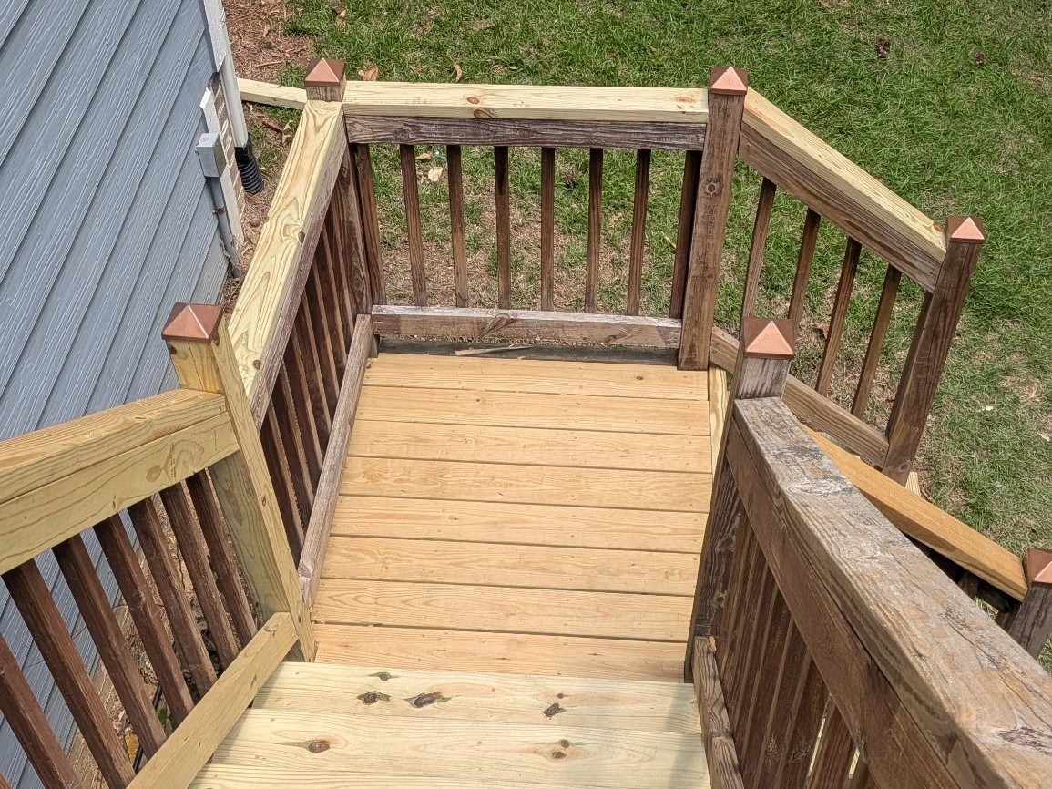 New deck walkway and railings built by Omni Home